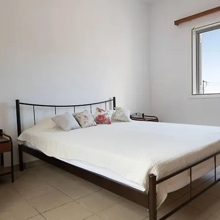 Itilo ヴィラ Néon Oítilon