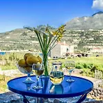 Itilo Villa Néon Oítilon