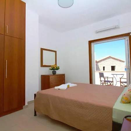 Itilo * Néon Oítilon